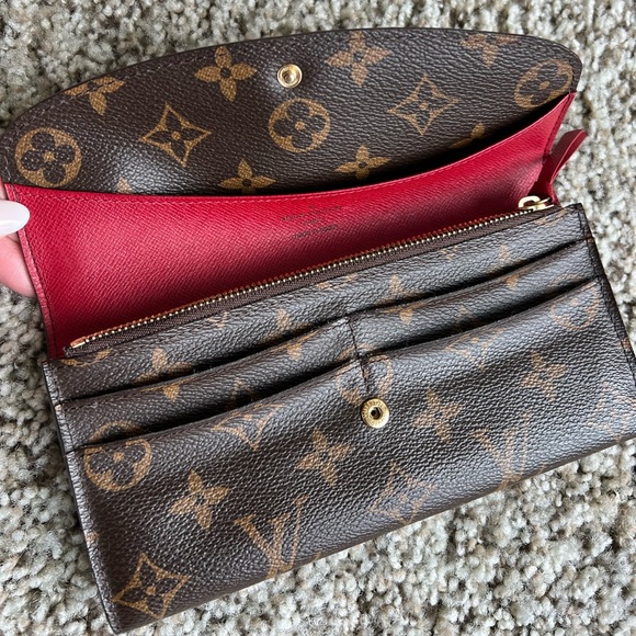Louis Vuitton Emilie Wallet - Picture 5 of 12